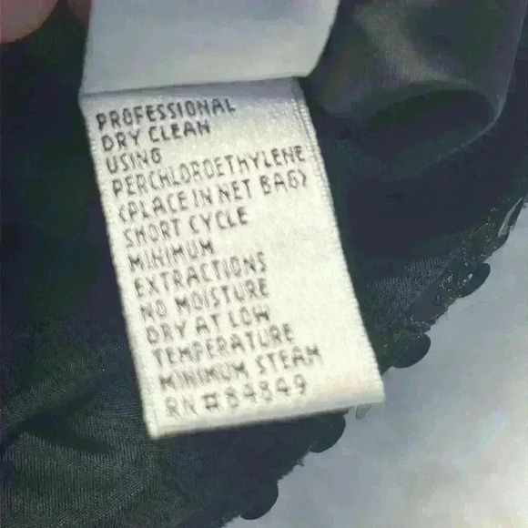 Love, Carmen Short Black Sequin Lined Dress w/ Satin Bow 100% Poly Womens Size 4 - Picture 8 of 13